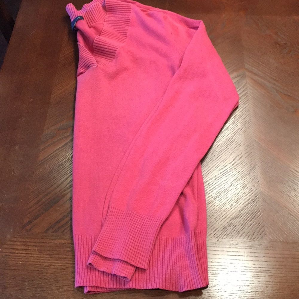 Women’s Medium Gap V-Neck Sweater - Picture 5 of 5